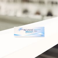 عدسات اكيوفيو مويست للانحراف