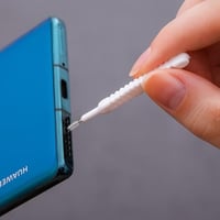 فرشاة تنظيف فتحات الدش ومنافذ الجوال 10 قطع لتنظيف...