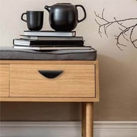 مقابض أبواب ودواليب وأدراج لاصقة بتصميم مبتكر وأني...