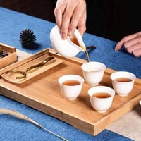 صينية تقديم خشبية مصنوعه من خشب البامبو بحجم مثالي...