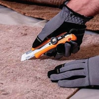 مشرط ورق وكراتين حجم وسط بشفرة حادة بالإضافة الى ش...