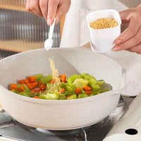 علبة بهارات مقسمة بلاستيك 4 خانات بغطاء محكم يمنع...