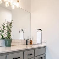 حامل مناشف ستانلس ستيل لون اسود