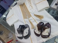 دقلة بلون مميز مع كتابه اسم