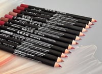 محددات الشفاه من فنتي بيوتي