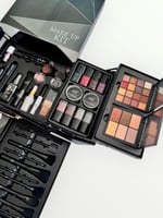 بوكس مكياج ايلف