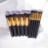 طقم فرش مكياج 10 قطع: جودة عالية لتجربة مكياج مثال...