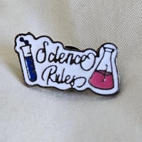 دبوس معدني Science Rules – إكسسوار لمحبي الكيمياء...