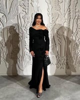 فستان اسود مورد جهة كامل