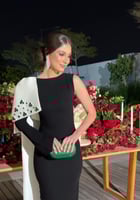 فستان اسود بكتف ابيض