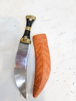 خدامه على شكل مكعب