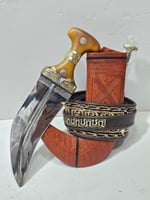 صنعاني وتر شبيه الزراف