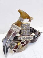 خنجر معدن راس قرن شبيه الزراف