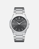 ساعة التفرد باللون الفضي