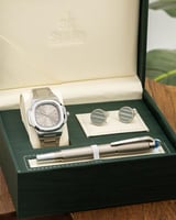 طقم رجالي بنسيج الانعكاس المتفرد