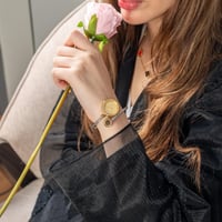 ساعة نسائية حصير باللون الذهبي الفضي ميناء ذهبي..