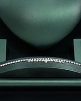 طقم نسائي زركون يضيء حضورك باللون الفضي