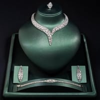 طقم نسائي ناعم زركون فريد بلون فضي