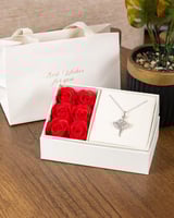 تعليقة تألقي بإحساس من الحرية والجمال