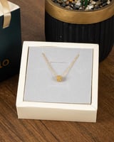 تعليقة بتصميم انيق وبملمس ناعم