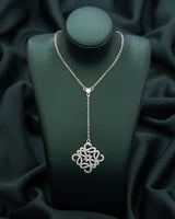 تعليقة نسائية تصميم استثنائي