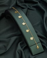 اسوارة يجمع بين الفخامة والعاطفة بلمسة خالدة