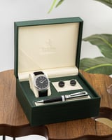 طقم رجالي انيق متفرد باللون الاسود