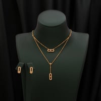 طقم نسائي ياخذك في عالم الجمال