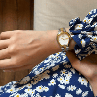 ساعة نسائية استيل ناعم باللون الذهبي و الفضي ميناء...