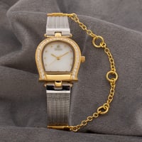 ساعة نسائية باللونين الفضي والذهبي ميناء أبيض