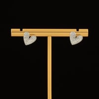 حلق نسائي تصميم الانهايه من الكريستال