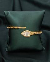 اسوره بتصميم ببداية مفتوحة لتمنح إطلالتك حضور ملفت...