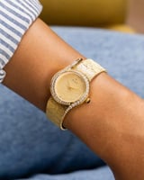 ساعة تمنحك مظهرًا أنثويًا جذّابًا