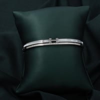 اسوارة أنيقة يمكنك تنسيقها مع اطلالتك المسائية