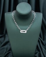 تعليقة نسائية تصميم استثنائي