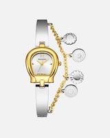 ساعة بتصميم مبتكر باللون المكس الأبيض