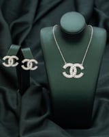 طقم فصوص كريستال ناعمه لامعه ملفته