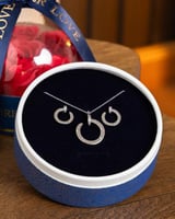 تألق الطقم كنجمة سقطت من السماء