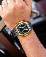 قصة الوقت بأسلوب مبتكر باللون الاسود