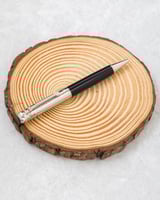 لقلم يمنحك إحساسًا بالثقة في كل توقيع وكل كلمة تكت...