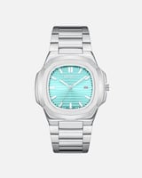 ساعة تحكي عن القوة والدقة بلون الفضي