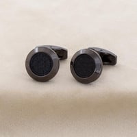 يتميز الكبك بتصميم دائري بسيط بزخارف محفوره عليه ل...