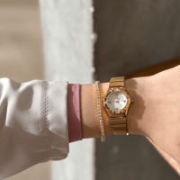 طقم ساعة وإسواره أنيق باللون الذهبي