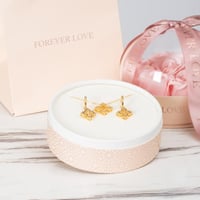 طقم بتصميم فاخر يمنح إطلالتك حضور مميز