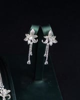 طقم ليمنحكِ إطلالة مشرقة تنبض بالفخامة والتألق في...