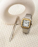 ساعة حيث تأتي بتصميم معدني راقٍ