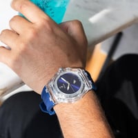 ساعة ربل باللون الازرق