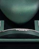 طقم نسائي زركون يضيف لمسة من التألق فخامة باللون ا...