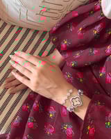 ساعة وإسواره فاتنة باللون الفضي