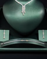 طقم سهرات يجمع بين المتانة والأناقة